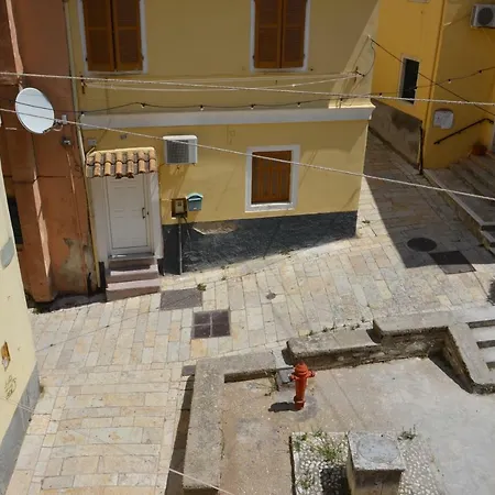 Suitedreams,next To St.spiridon Church Apartment